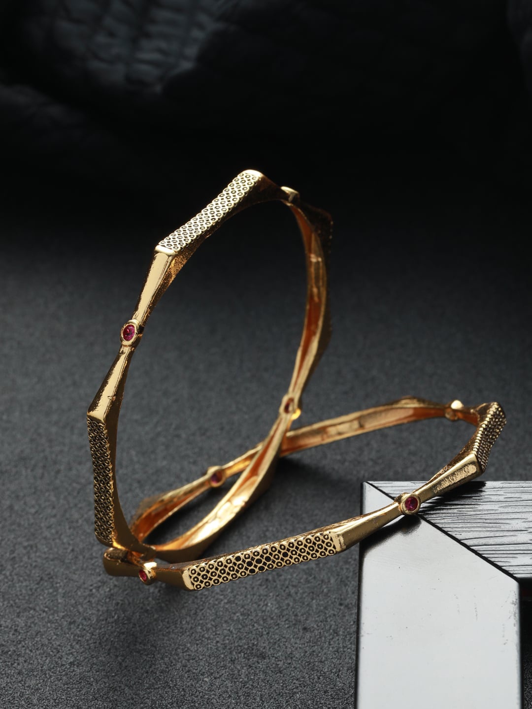

Priyaasi Set Of 2 Gold-Plated Embossed Hexagon Bangle
