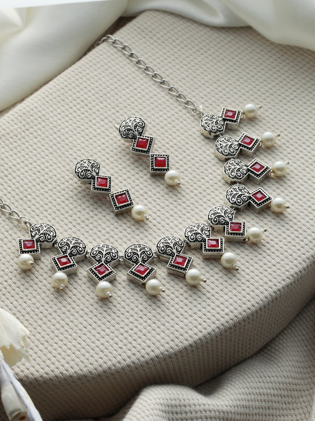 

Priyaasi Red Stone-Studded Silver-Plated Jewellery Set