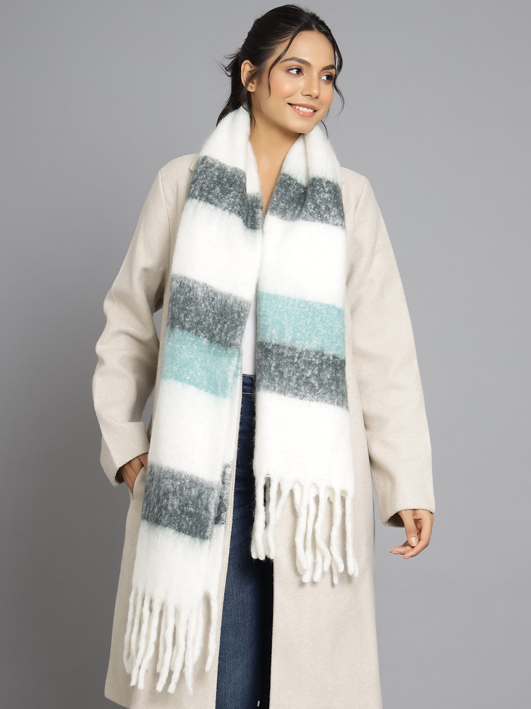 

HANDICRAFT PALACE Women White & Black Colourblocked Acrylic Scarf
