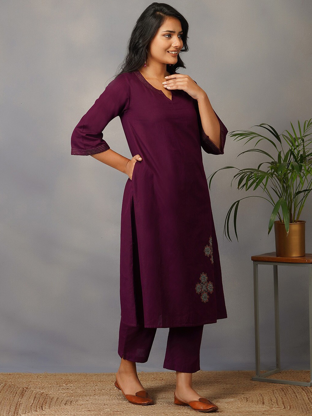 

AKISO Women Purple Yoke Design Thread Work Pure Cotton Kurta with Trousers