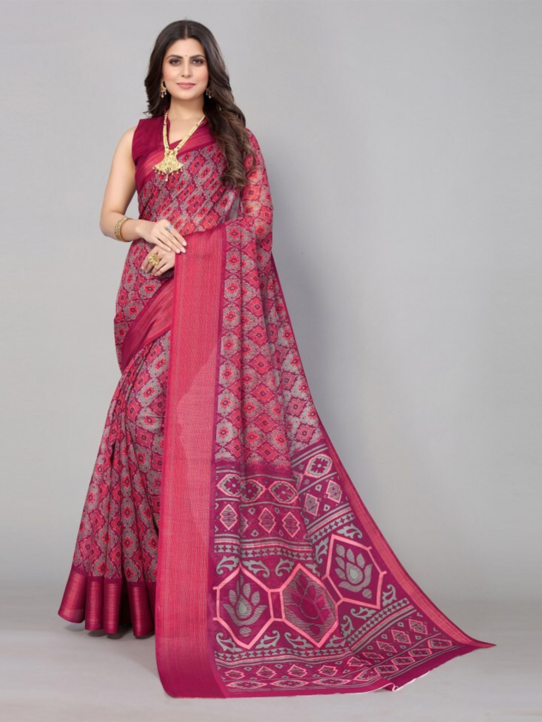 

Yashika Pink & Grey Ethnic Motifs Printed Linen Blend Saree