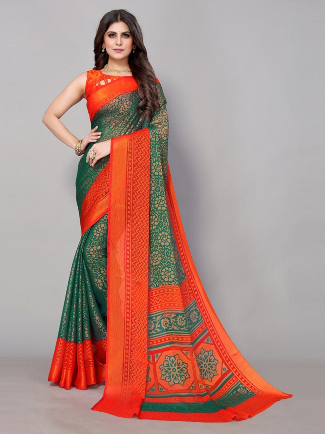 

Yashika Green & Green Floral Printed Poly Chiffon Saree
