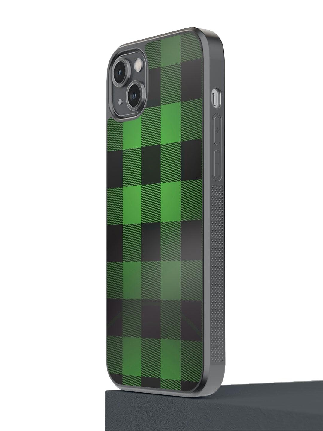 

macmerise Green Checkmate Printed iPhone 14 Plus Bumper Case