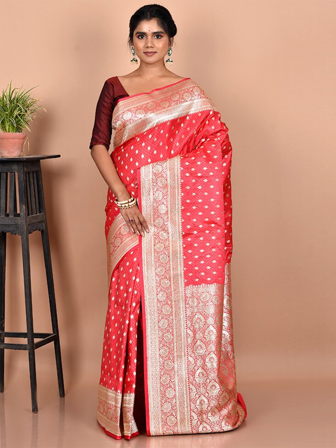 

AllSilks Pink & Gold-Toned Ethnic Motifs Zari Silk Blend Banarasi Saree