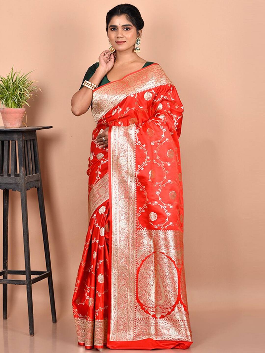 

AllSilks Red & Gold-Toned Floral Zari Silk Blend Banarasi Saree