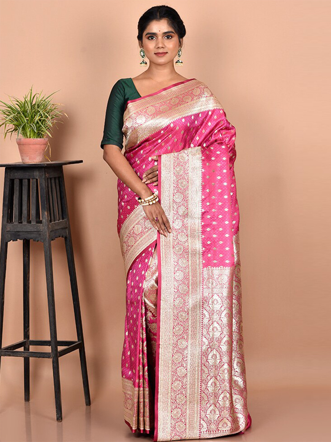 

AllSilks Pink & Gold-Toned Ethnic Motifs Zari Silk Blend Banarasi Saree