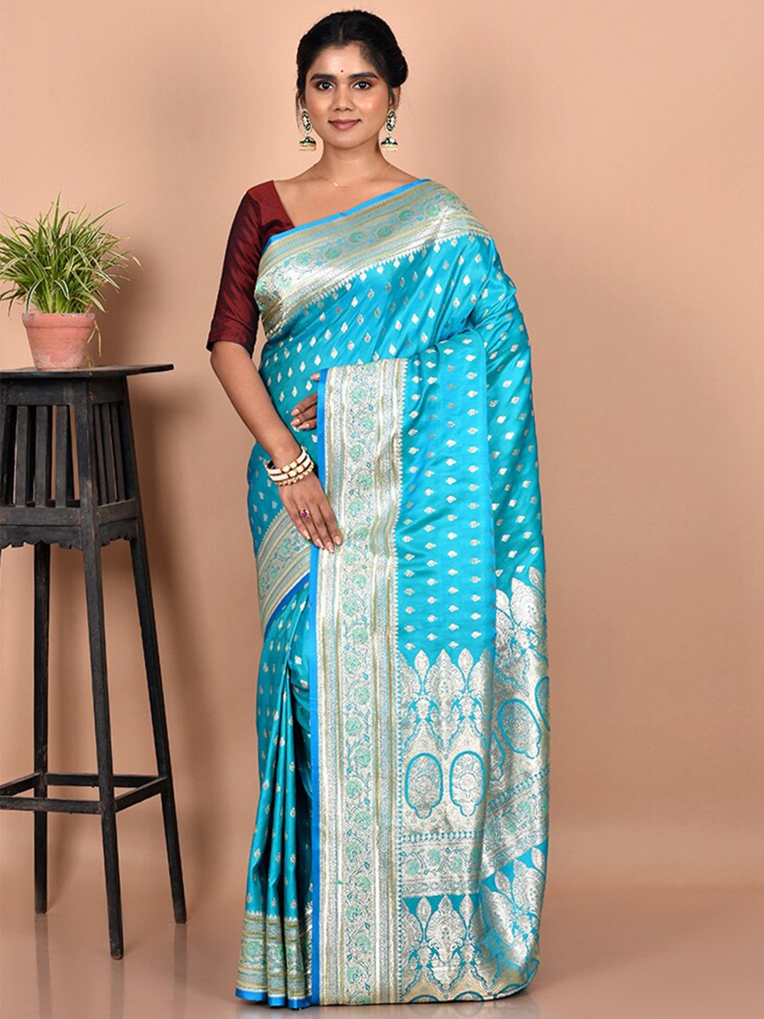 

AllSilks Blue & Gold-Toned Ethnic Motifs Zari Silk Blend Banarasi Saree