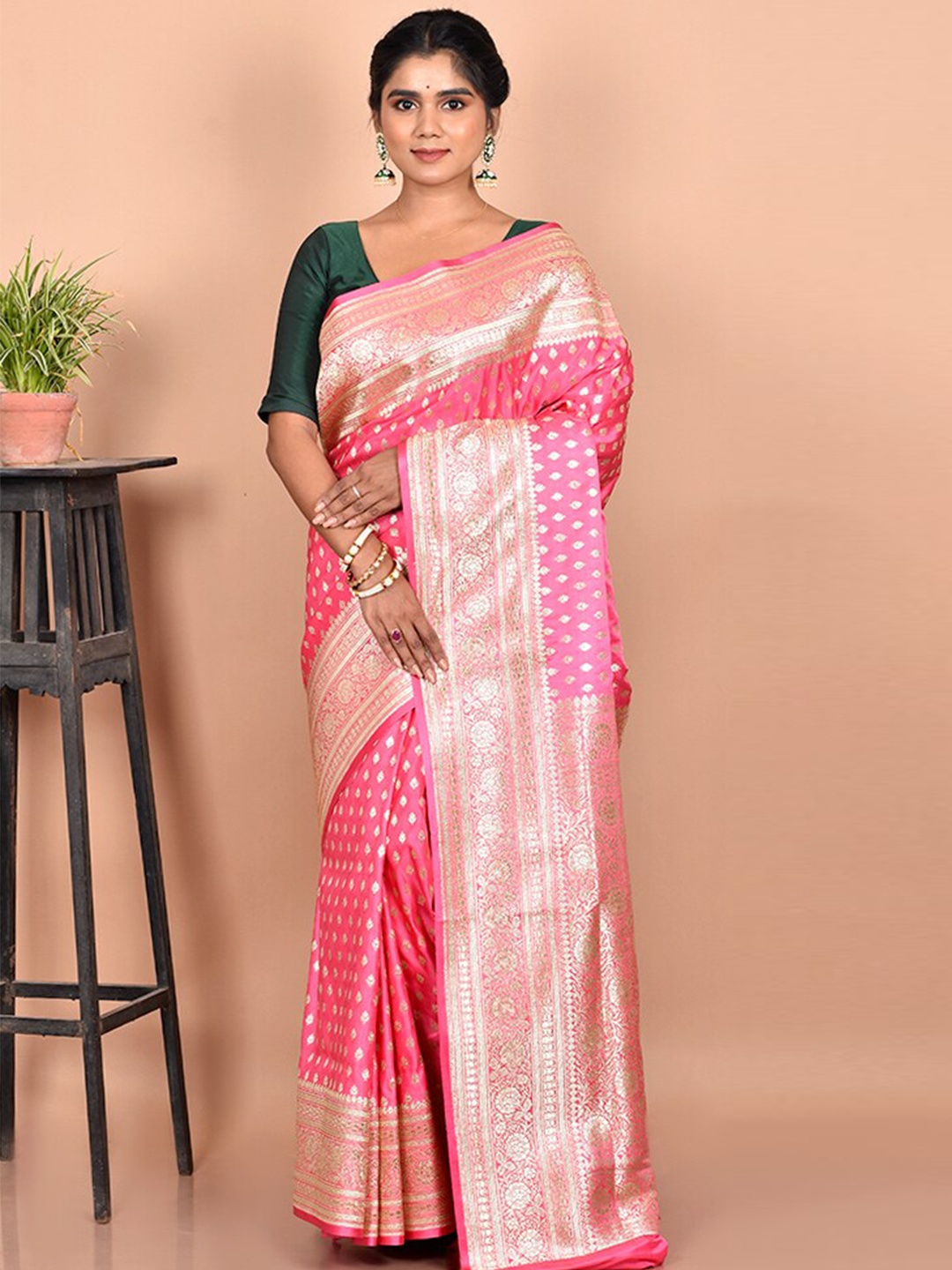 

AllSilks Pink & Gold-Toned Ethnic Motifs Zari Silk Blend Banarasi Saree