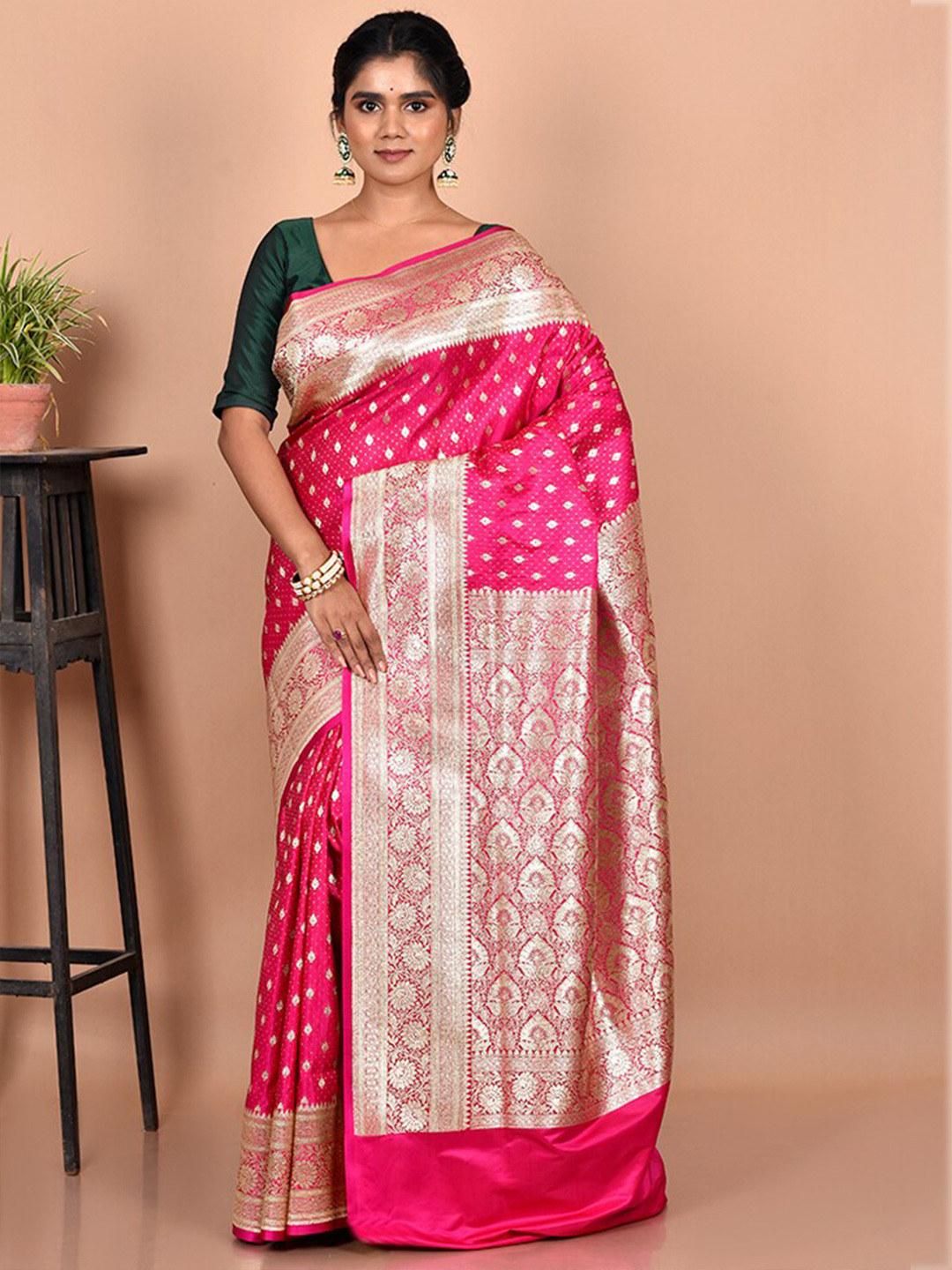 

AllSilks Pink & Gold-Toned Ethnic Motifs Zari Silk Blend Banarasi Saree