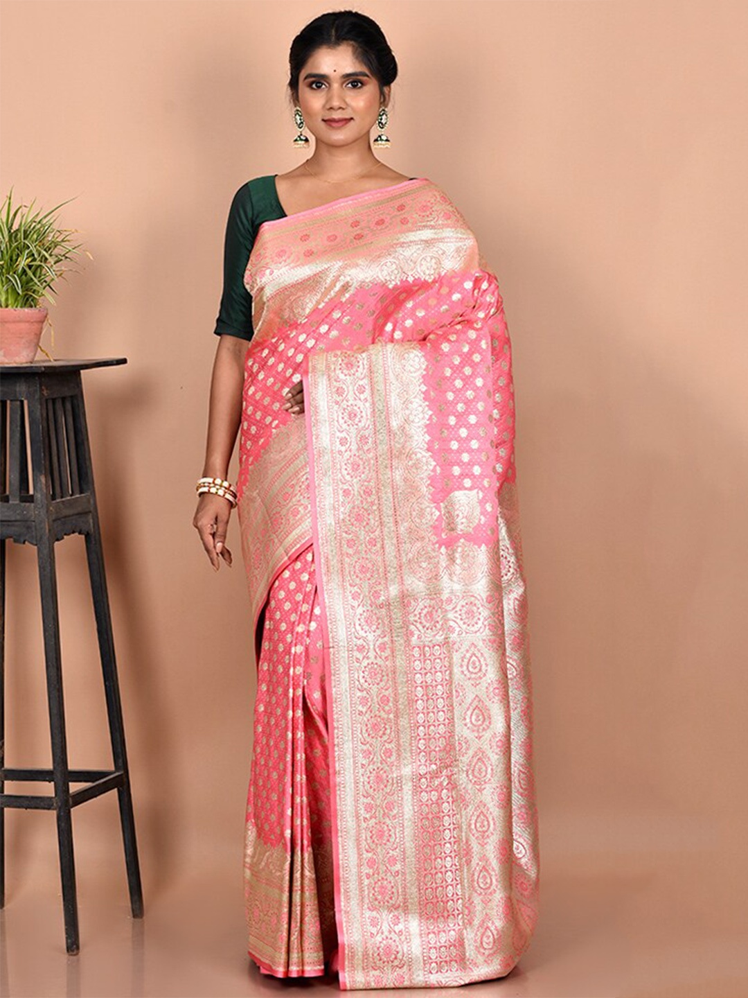 

AllSilks Pink & Gold-Toned Ethnic Motifs Zari Silk Blend Banarasi Saree