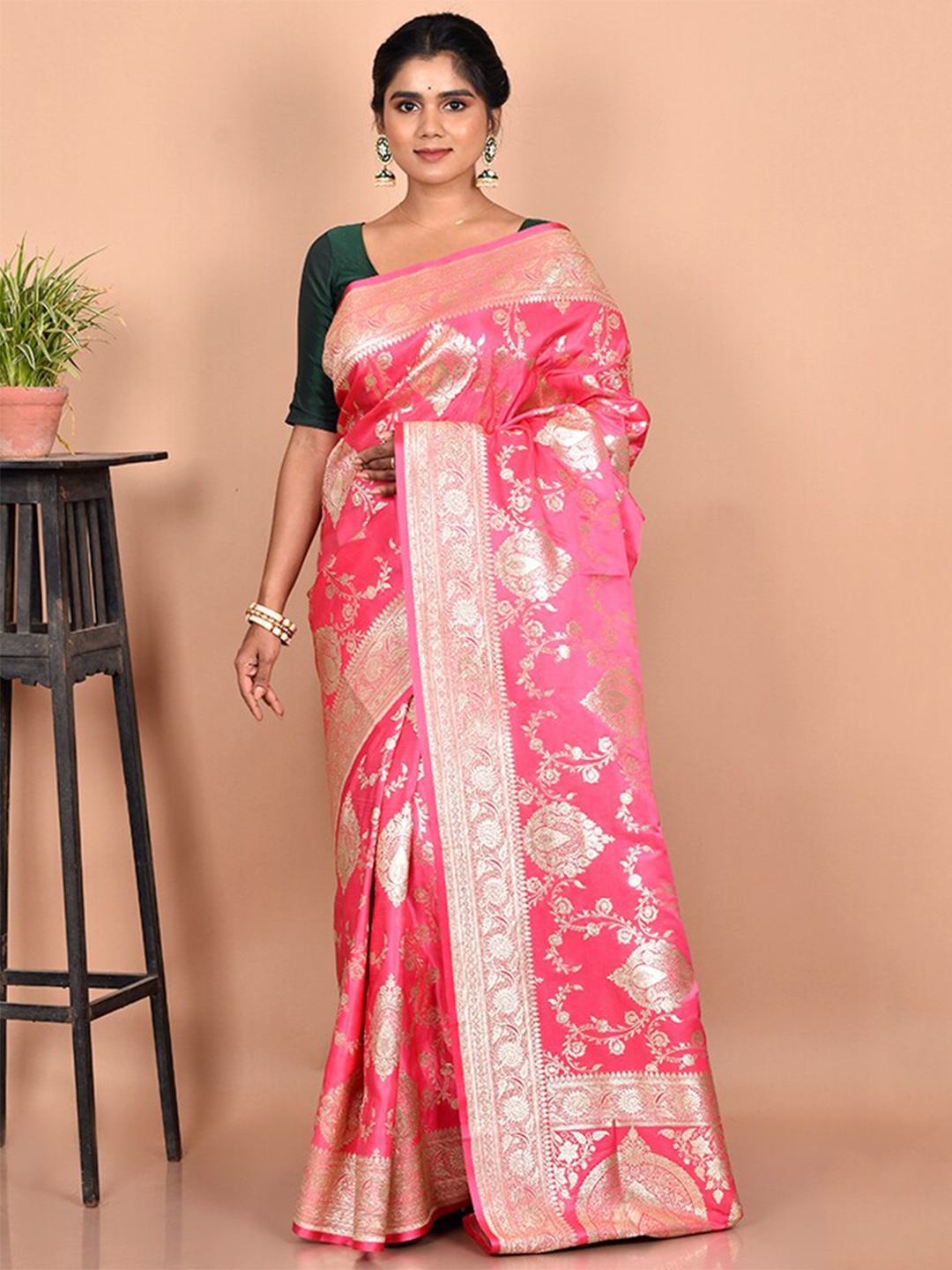 

AllSilks Pink & Gold-Toned Ethnic Motifs Zari Silk Blend Banarasi Saree