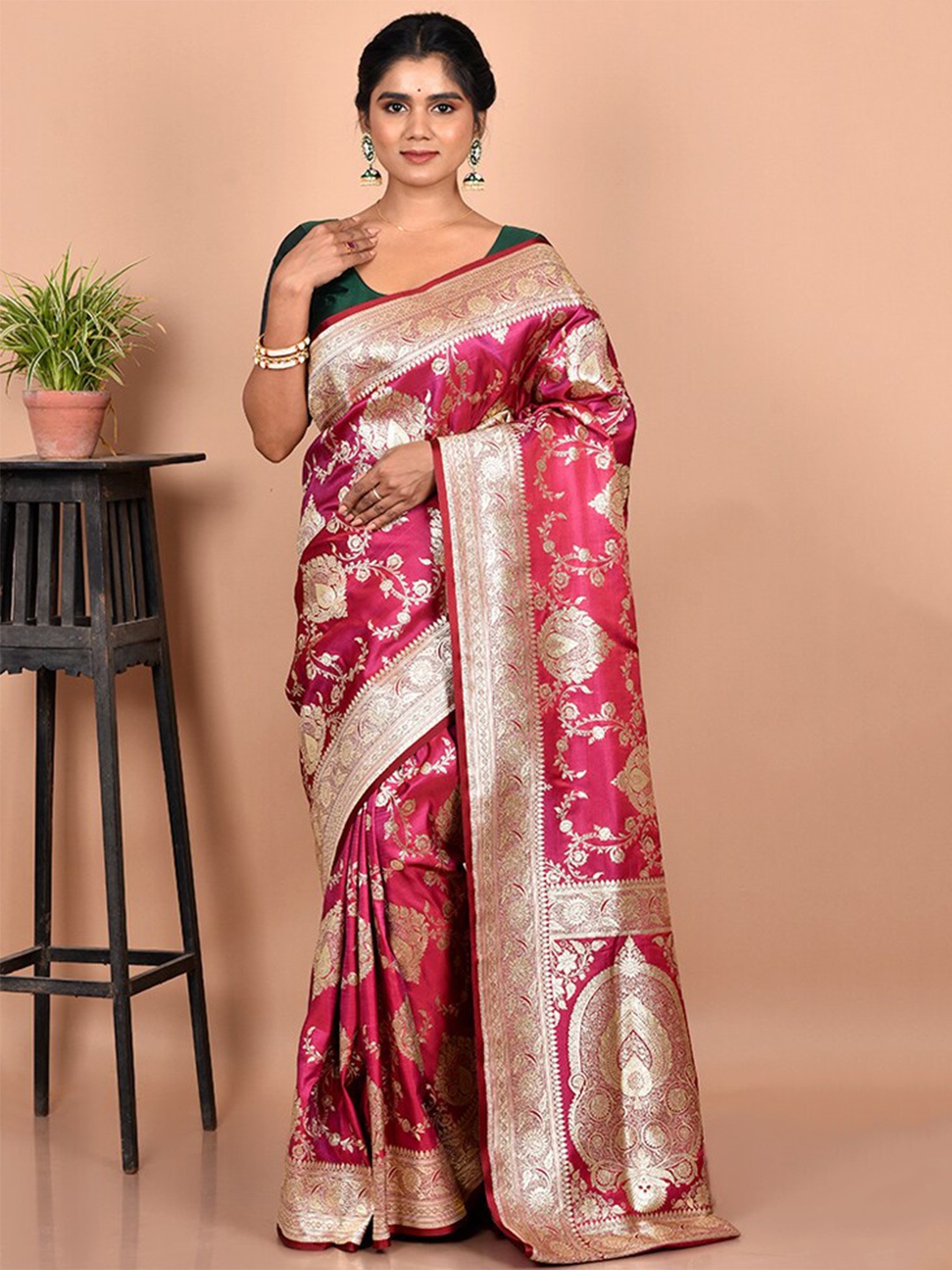 

AllSilks Purple & Gold-Toned Ethnic Motifs Zari Silk Blend Banarasi Saree