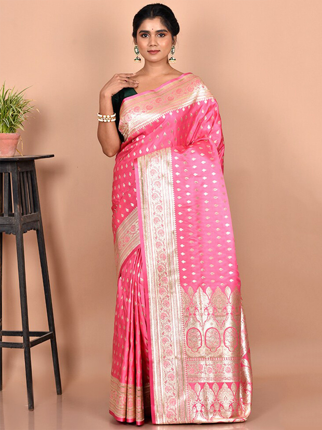 

AllSilks Pink & Gold-Toned Ethnic Motifs Zari Silk Blend Banarasi Saree