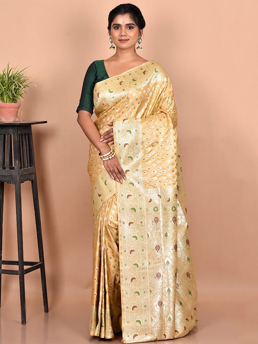 

AllSilks Cream-Coloured & Red Ethnic Motifs Zari Silk Blend Banarasi Saree