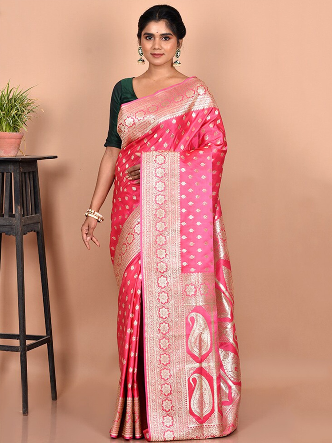 

AllSilks Pink & Gold-Toned Ethnic Motifs Zari Silk Blend Banarasi Saree