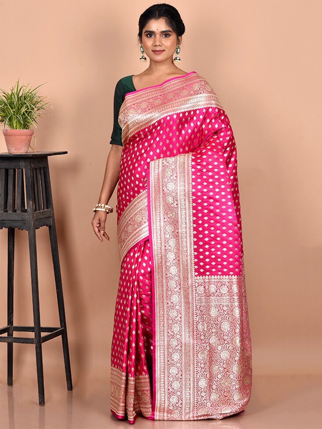 

AllSilks Pink & Gold-Toned Floral Zari Silk Blend Banarasi Saree