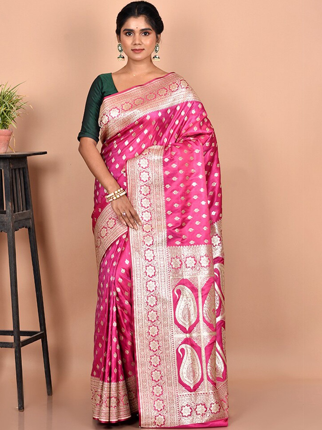 

AllSilks Pink & Gold-Toned Ethnic Motifs Zari Silk Blend Banarasi Saree