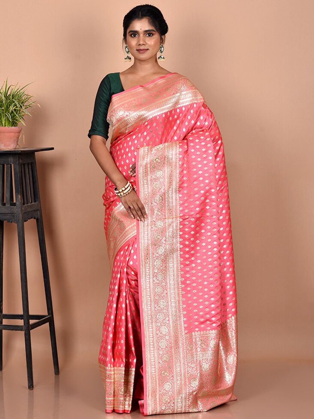 

AllSilks Pink & Gold-Toned Ethnic Motifs Zari Silk Blend Banarasi Saree