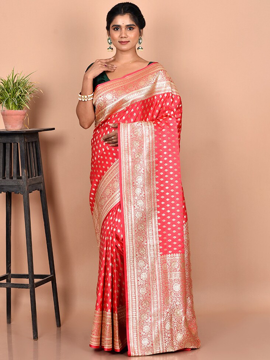 

AllSilks Pink & Gold-Toned Ethnic Motifs Zari Silk Blend Banarasi Saree