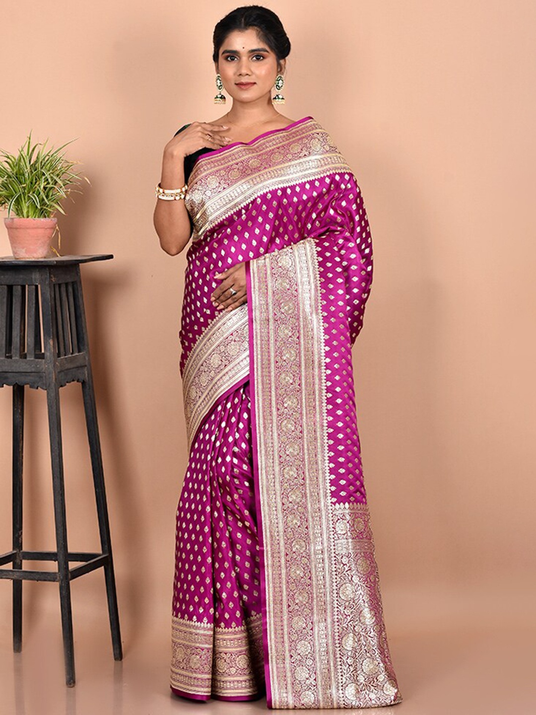 

AllSilks Purple & Gold-Toned Floral Zari Silk Blend Banarasi Saree