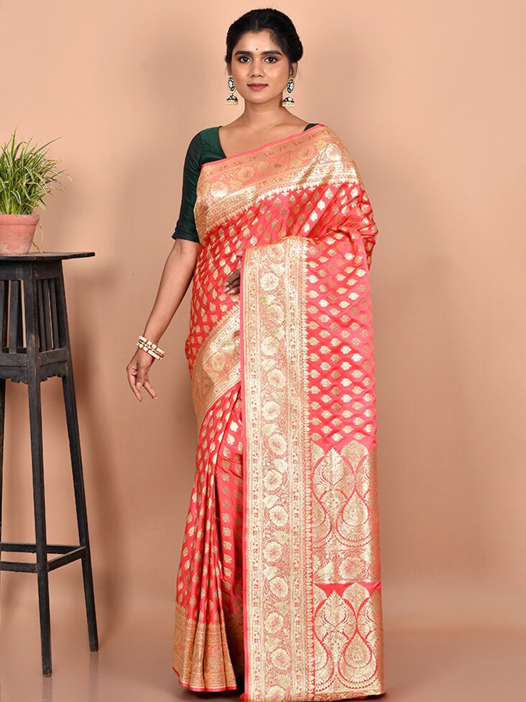 

AllSilks Pink & Gold-Toned Ethnic Motifs Zari Silk Blend Banarasi Saree