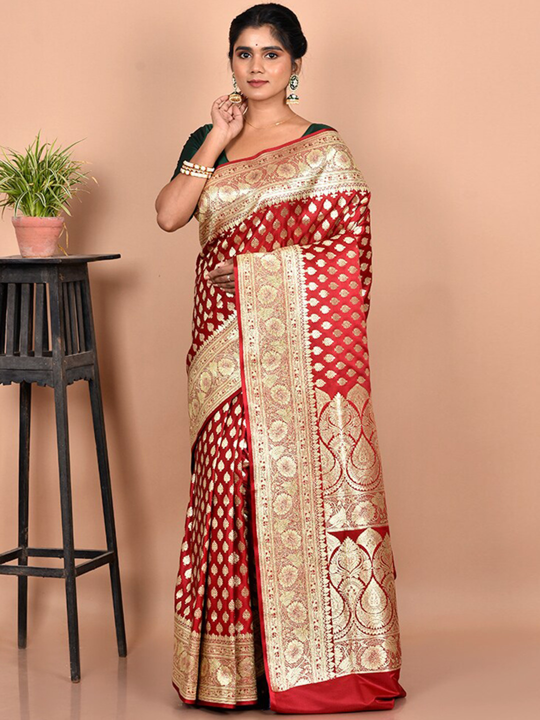 

AllSilks Red & Gold-Toned Ethnic Motifs Zari Silk Blend Banarasi Saree