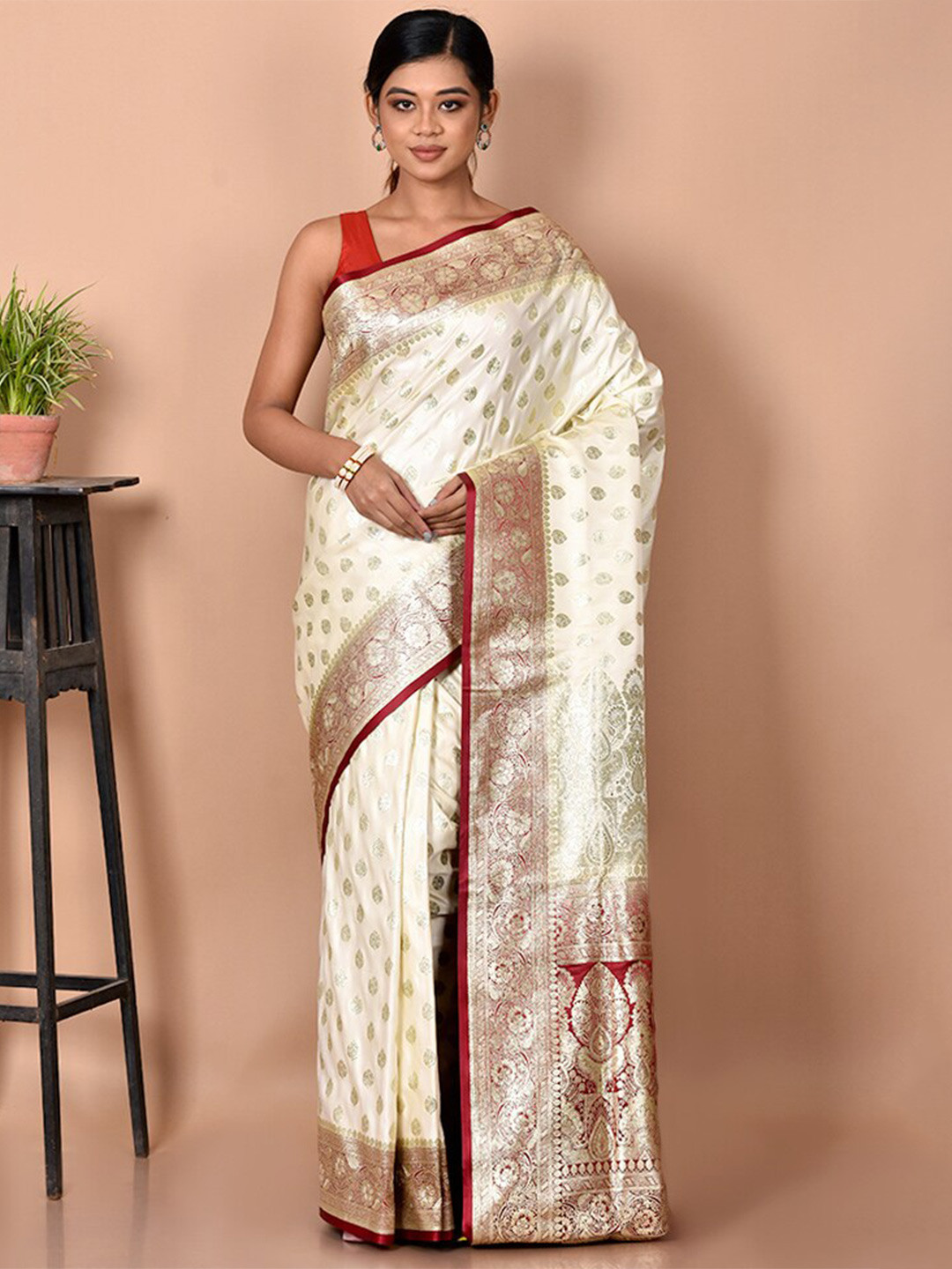 

AllSilks White & Gold-Toned Woven Design Zari Silk Blend Banarasi Saree