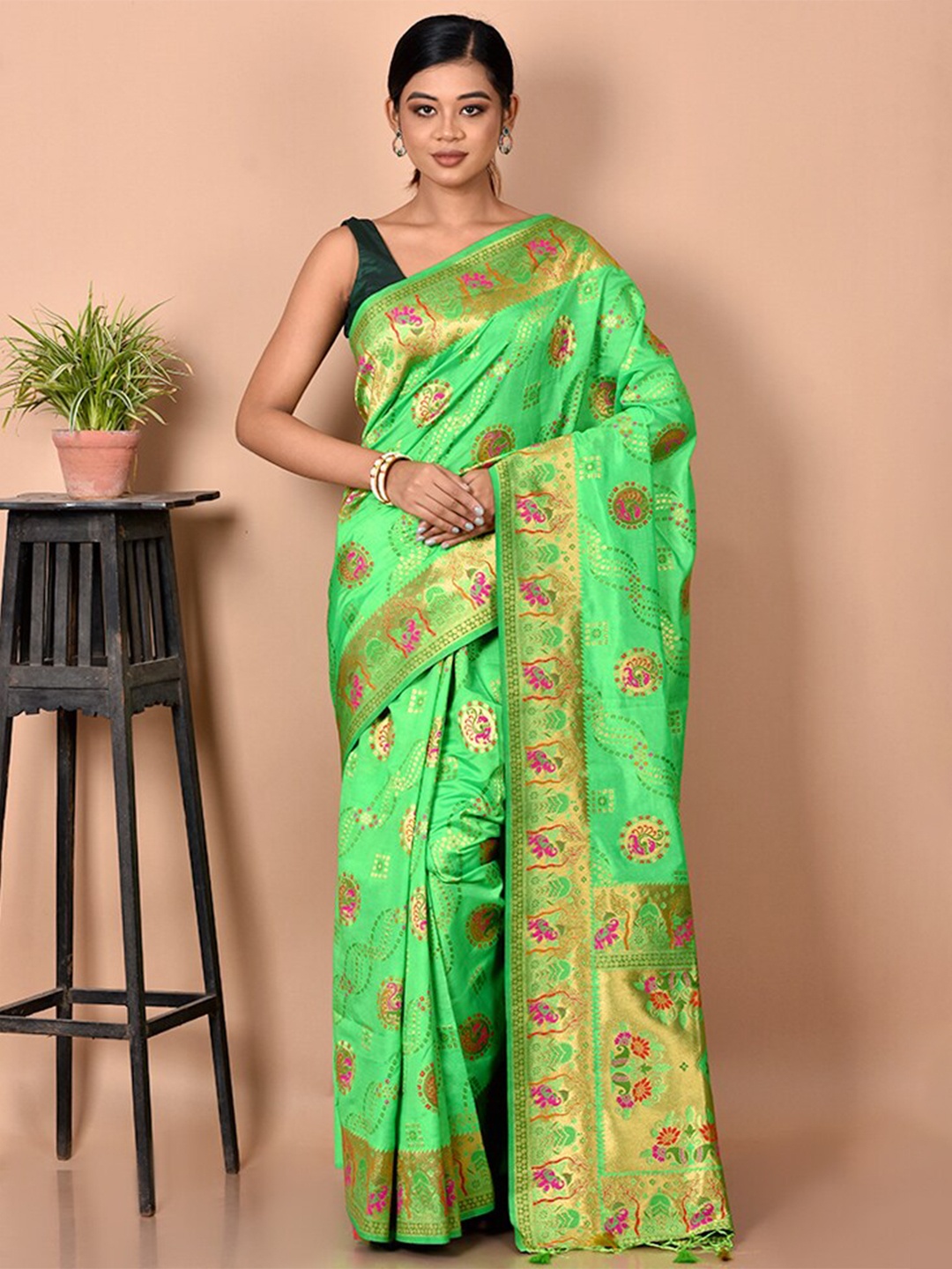 

AllSilks Green & Gold-Toned Woven Design Zari Silk Blend Saree