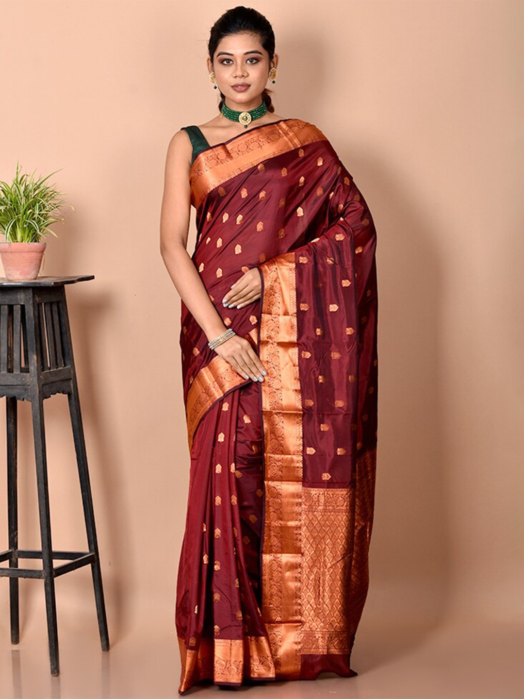 

AllSilks Maroon & Gold-Toned Woven Design Zari Pure Silk Kanjeevaram Saree