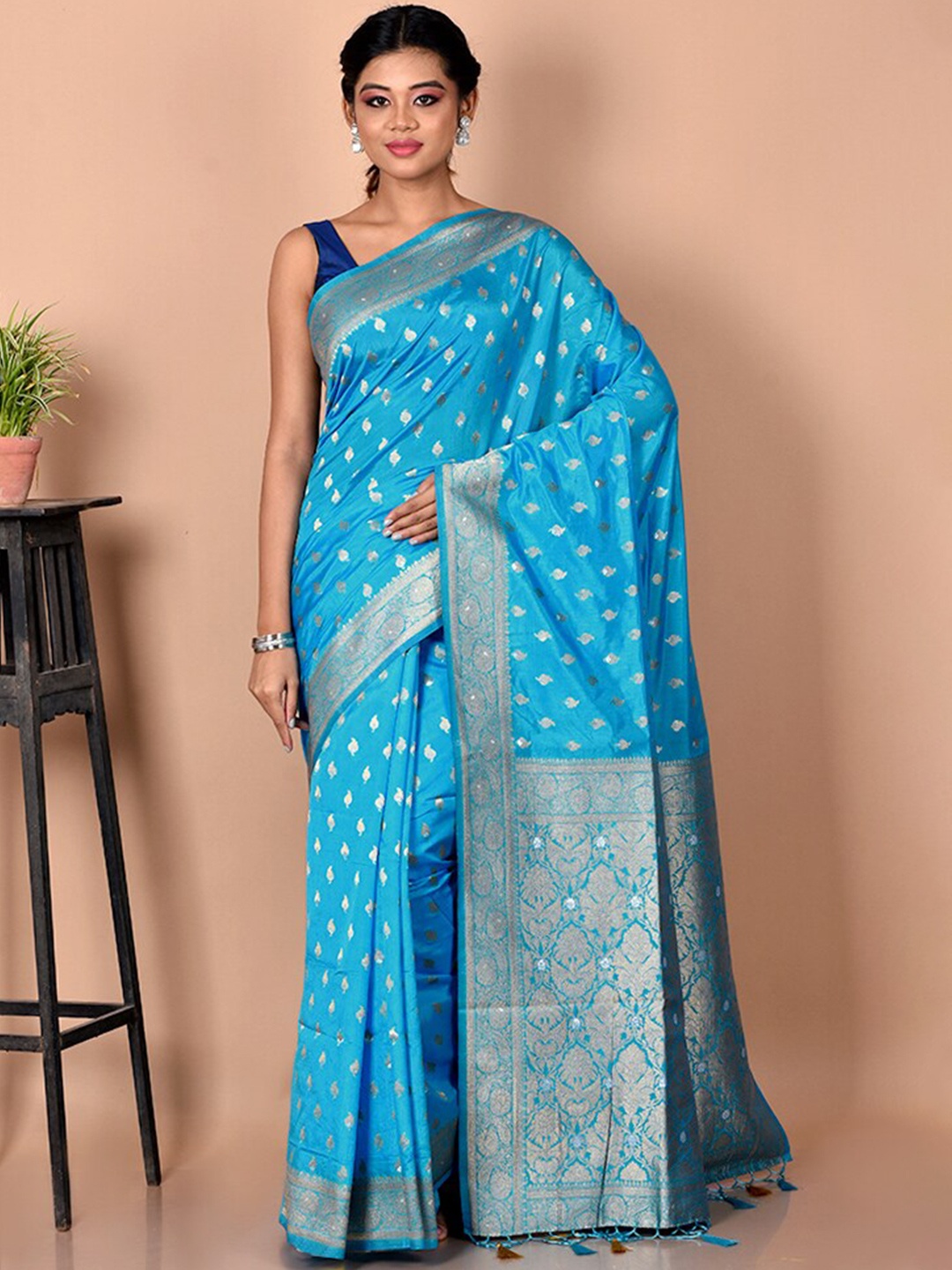 

AllSilks Blue & Silver-Toned Ethnic Motifs Zari Silk Blend Saree