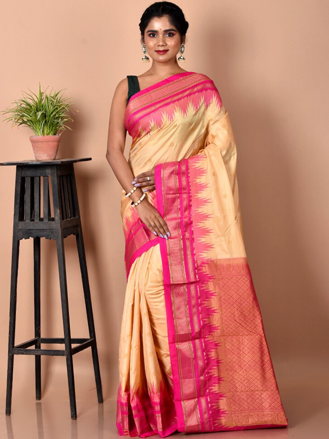 

AllSilks Cream-Coloured & Pink Ethnic Motifs Zari Pure Silk Kanjeevaram Saree