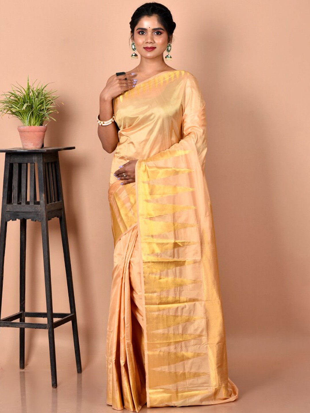 

AllSilks Cream-Coloured & Gold-Toned Zari Pure Silk Kanjeevaram Saree