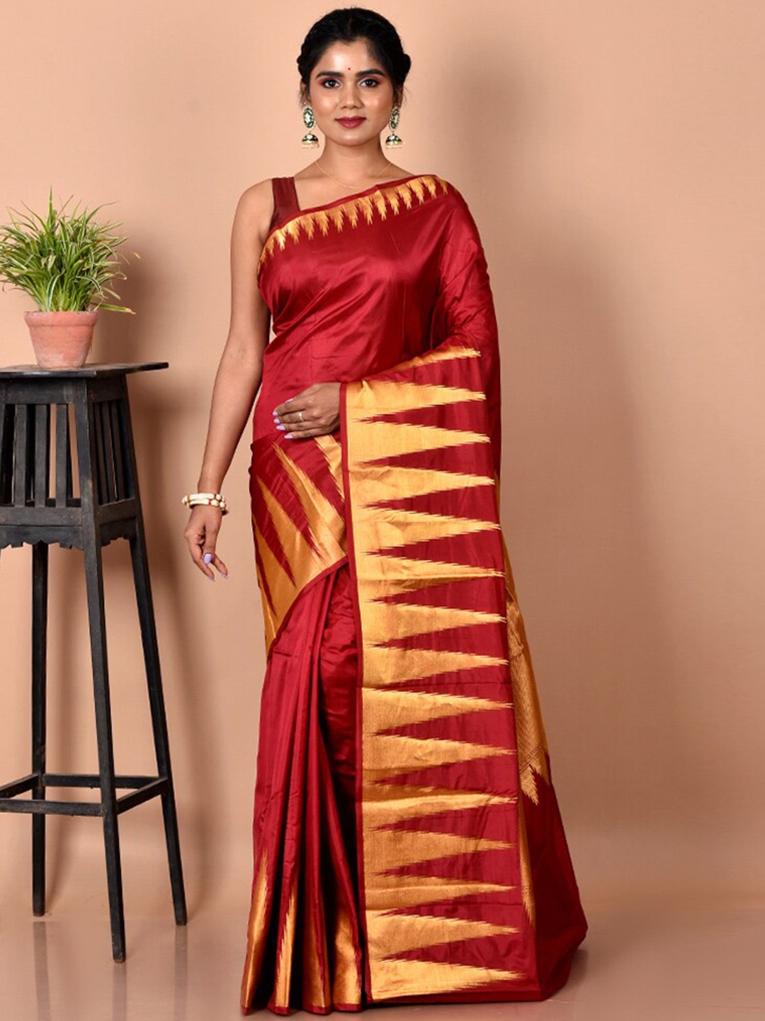

AllSilks Red & Gold-Toned Zari Pure Silk Kanjeevaram Saree