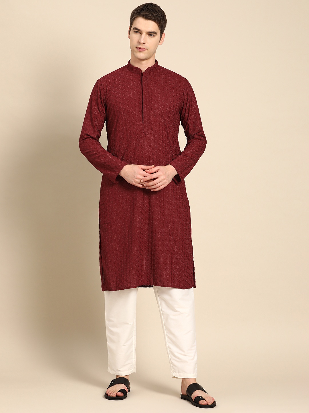 

RAJUBHAI HARGOVINDAS Men Maroon Ethnic Motifs Embroidered Chikankari Kurta