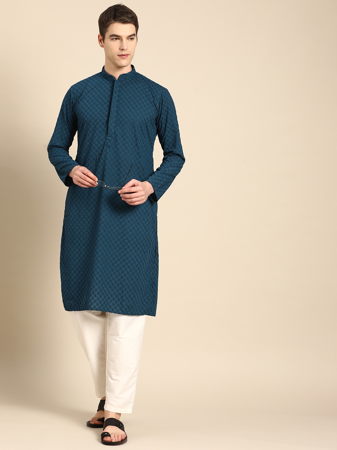 

RAJUBHAI HARGOVINDAS Men Teal Ethnic Motifs Embroidered Chikankari Kurta