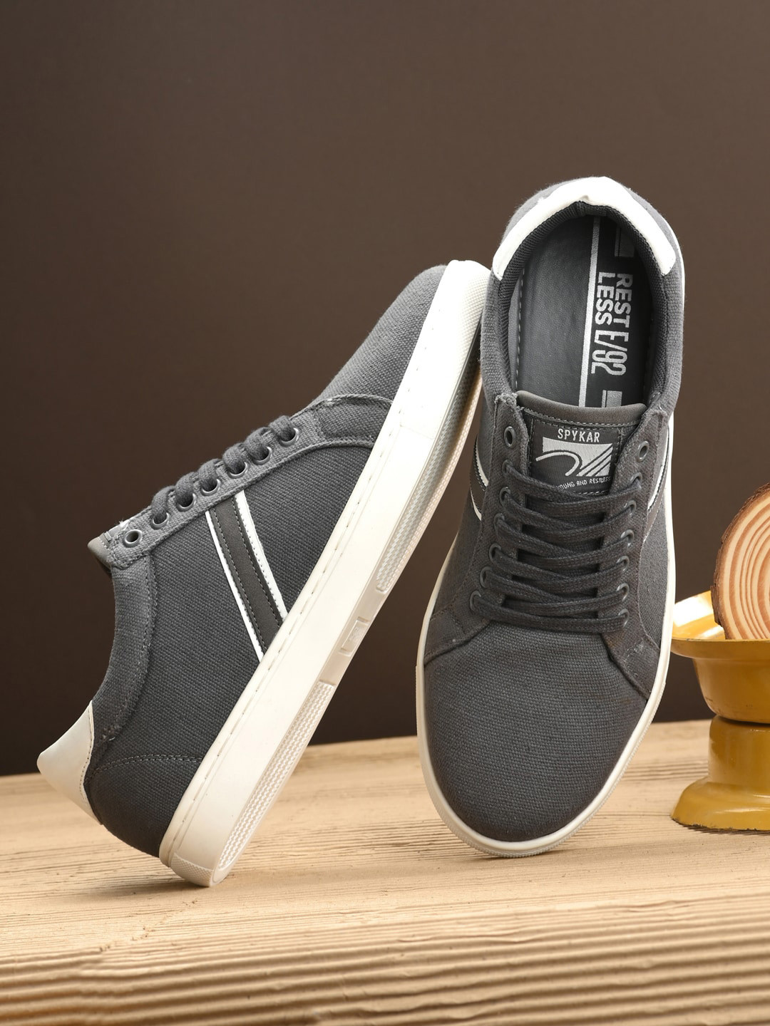 

SPYKAR Men Jay Grey Sneakers