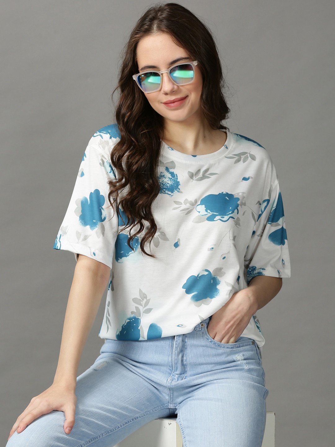 

SHOWOFF Women White & Blue Floral Printed Drop-Shoulder Sleeves Oversized T-shirt