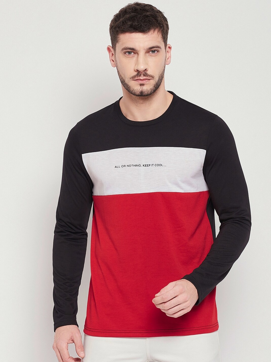 

STROP Men Black Cotton Colourblocked T-shirt