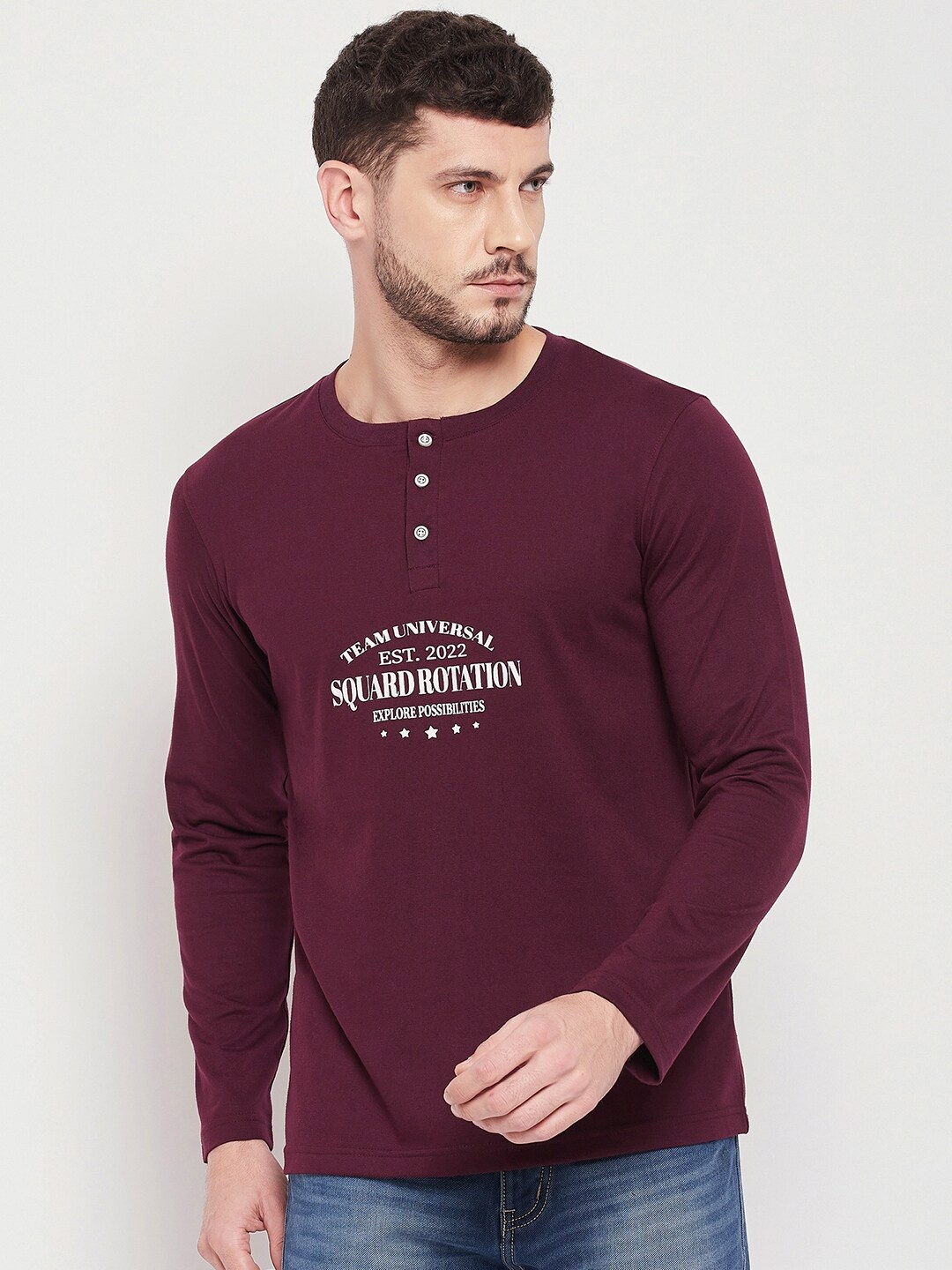 

STROP Men Maroon Cotton Typography Printed Henley Neck T-shirt