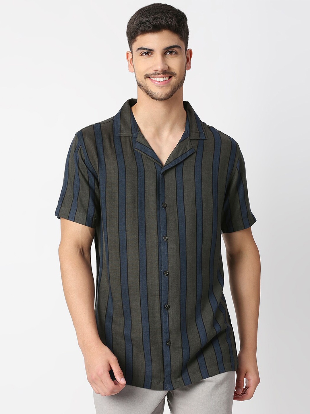 

MOD ECRU Men Green & Teal Striped Short Sleeves Casual Shirt