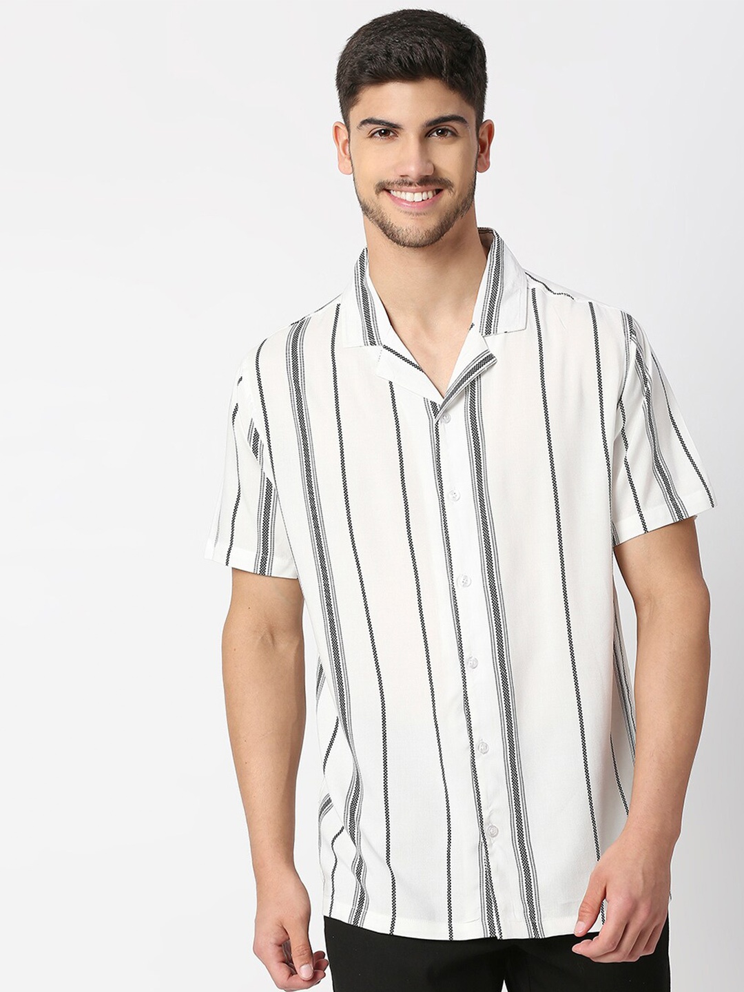 

MOD ECRU Men White & Black Striped Short Sleeves Casual Shirt