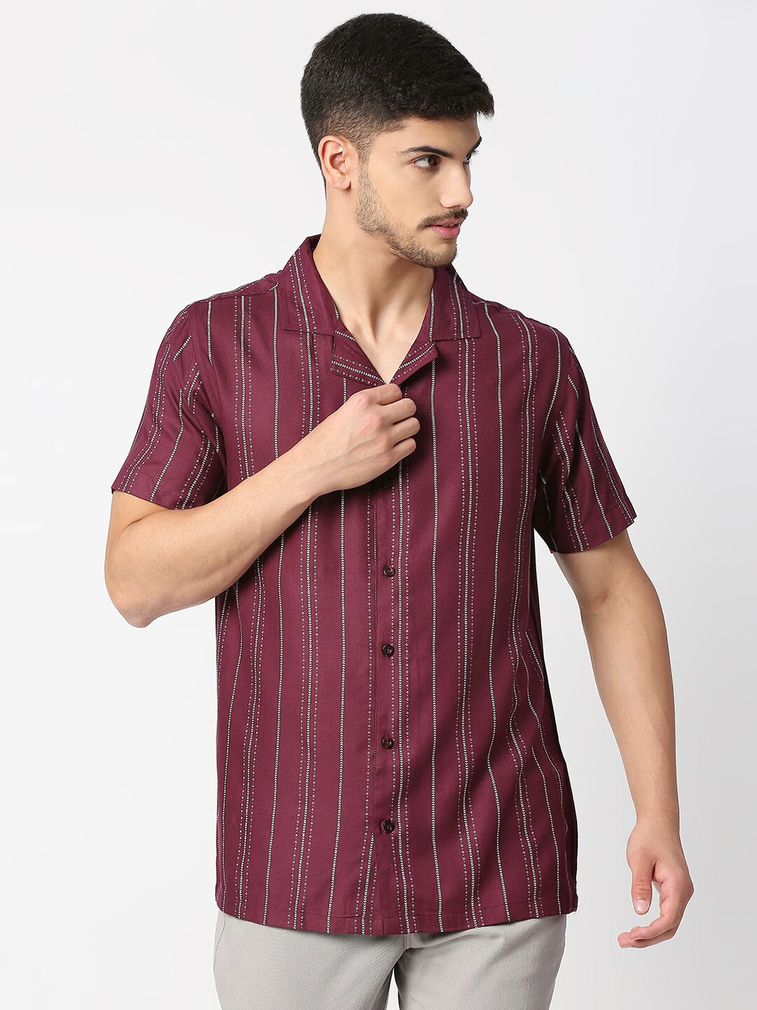 

MOD ECRU Men Burgundy & White Striped Short Sleeves Casual Shirt