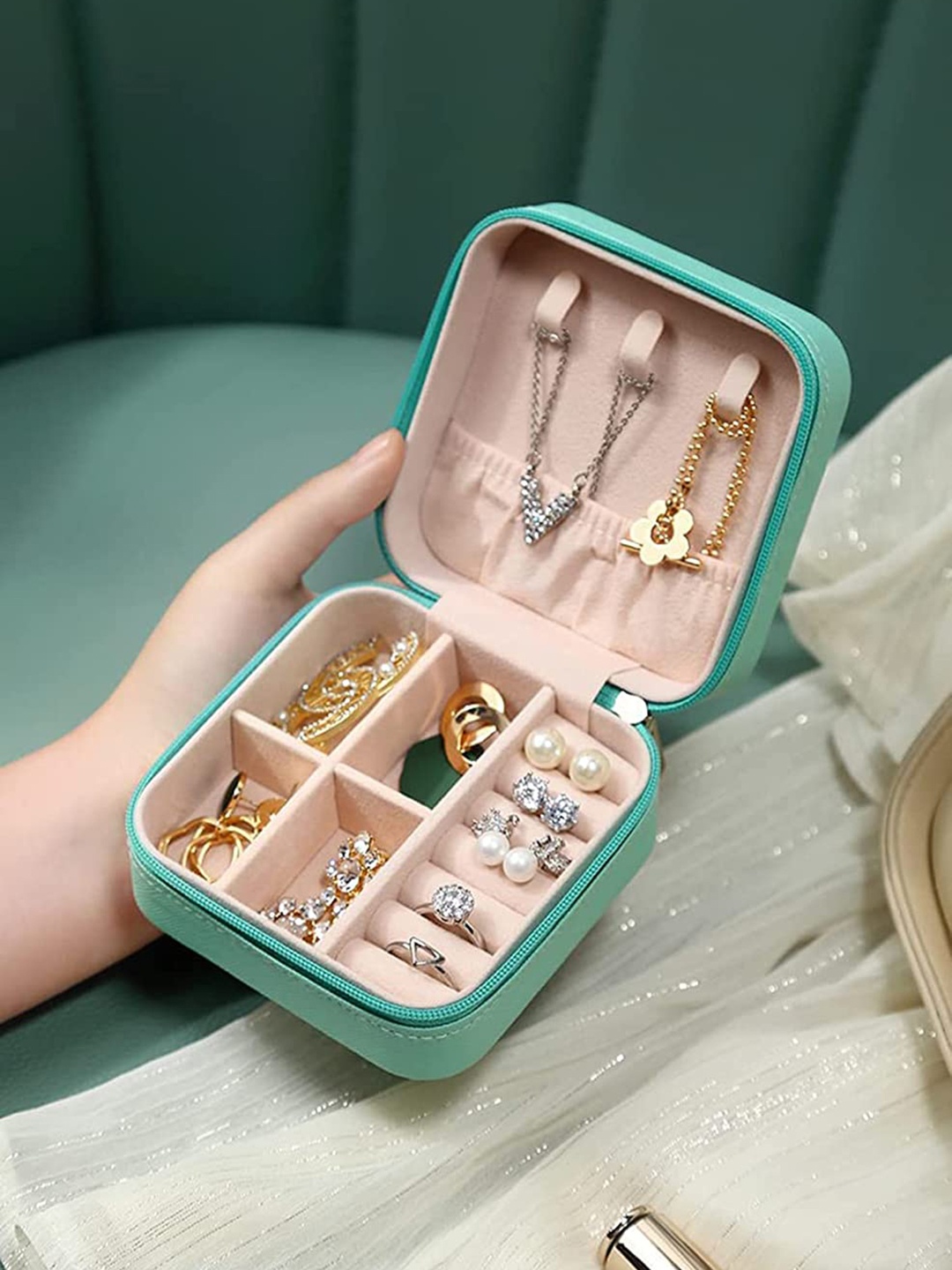 

HOUSE OF QUIRK Green Jewellery Organiser