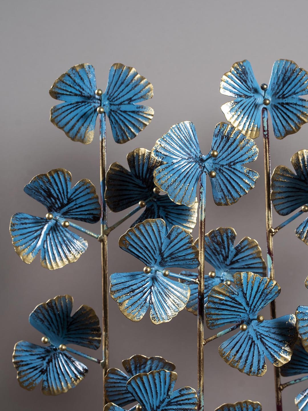 

vedas Teal Blue Ginko Leaf Table Showpiece