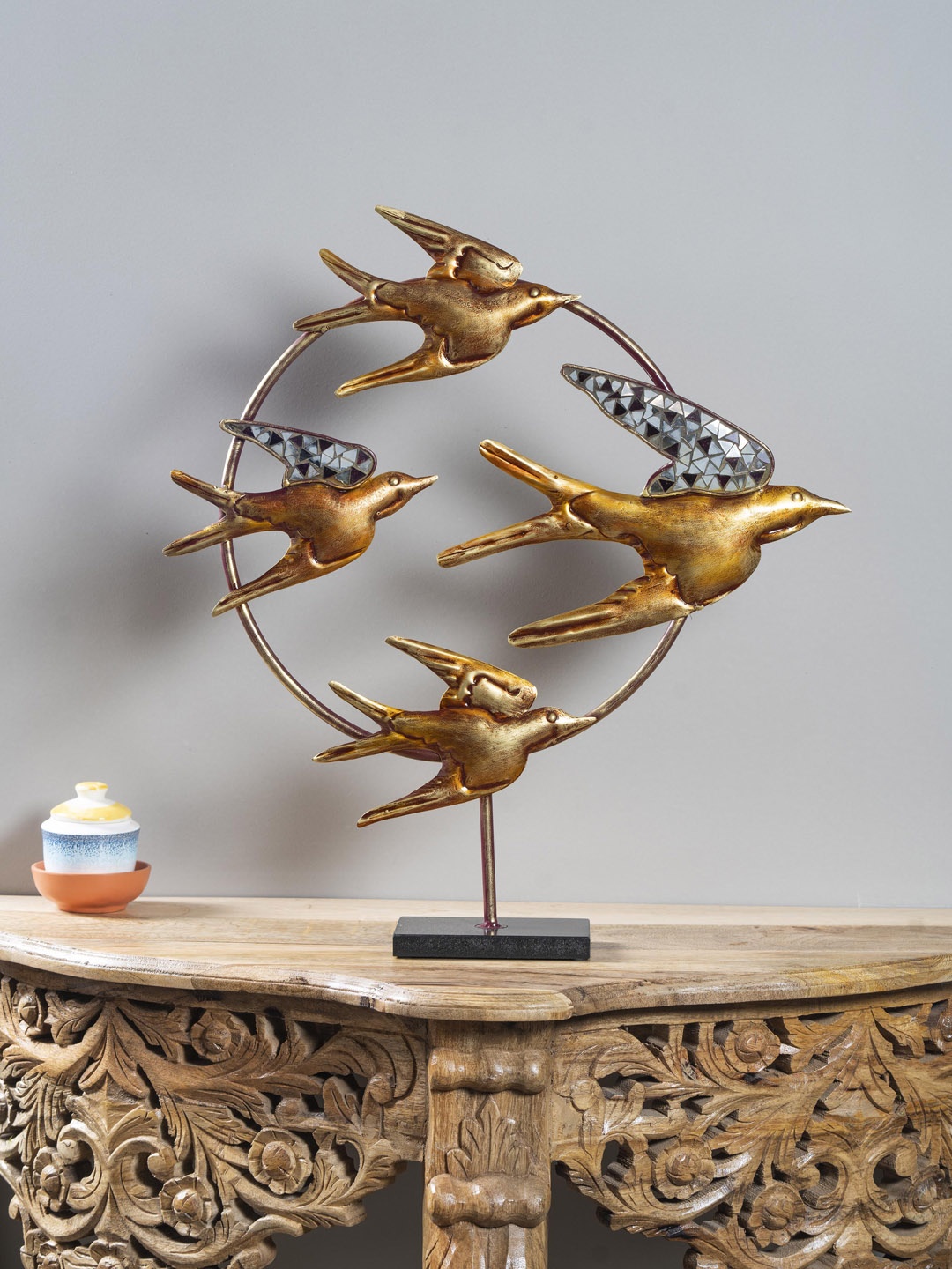 

vedas Metallic-Colored Flying Bird Showpieces