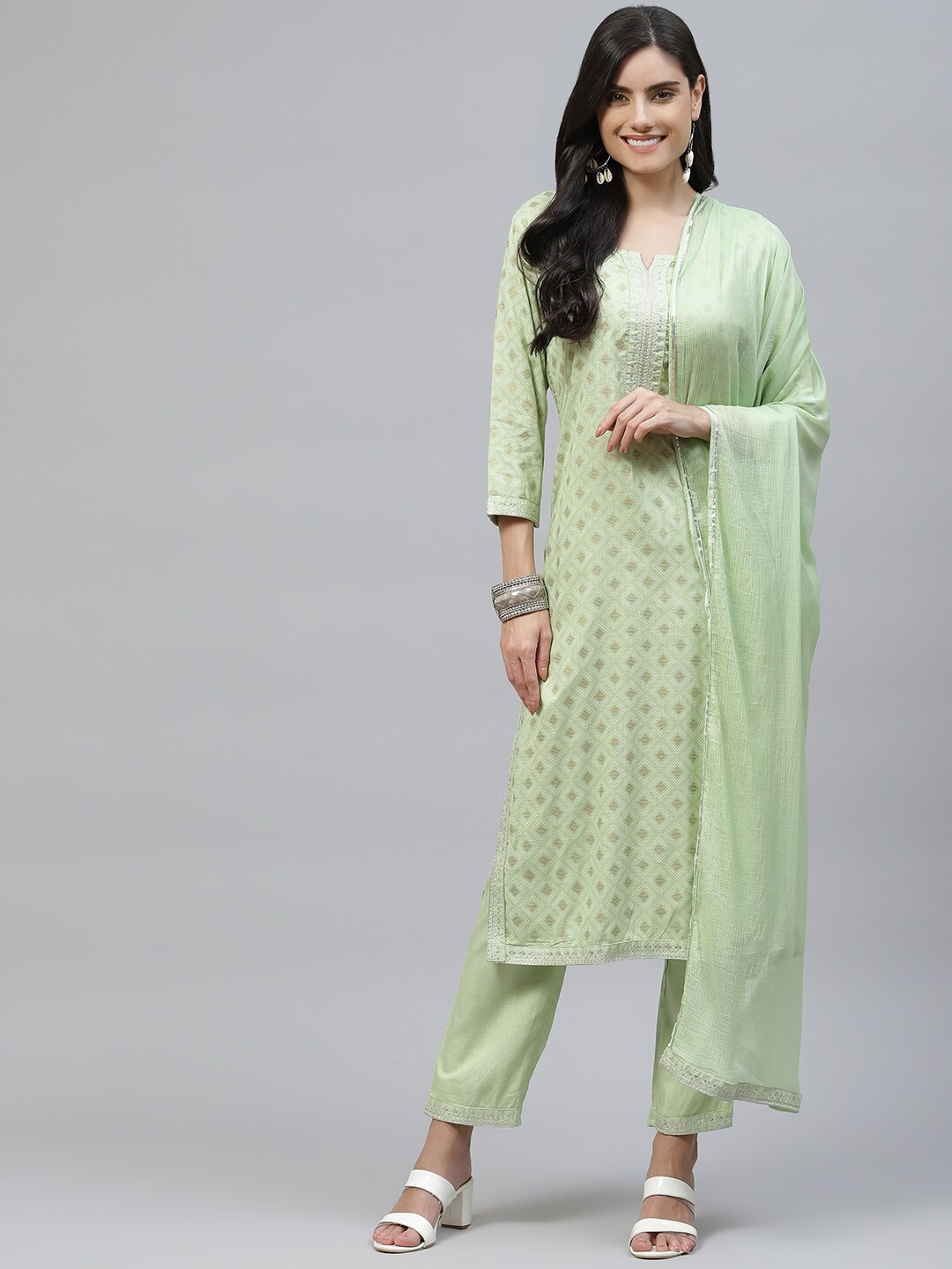 

MAAND Green Geometric Embroidered Thread Work Kurta with Trousers & With Dupatta
