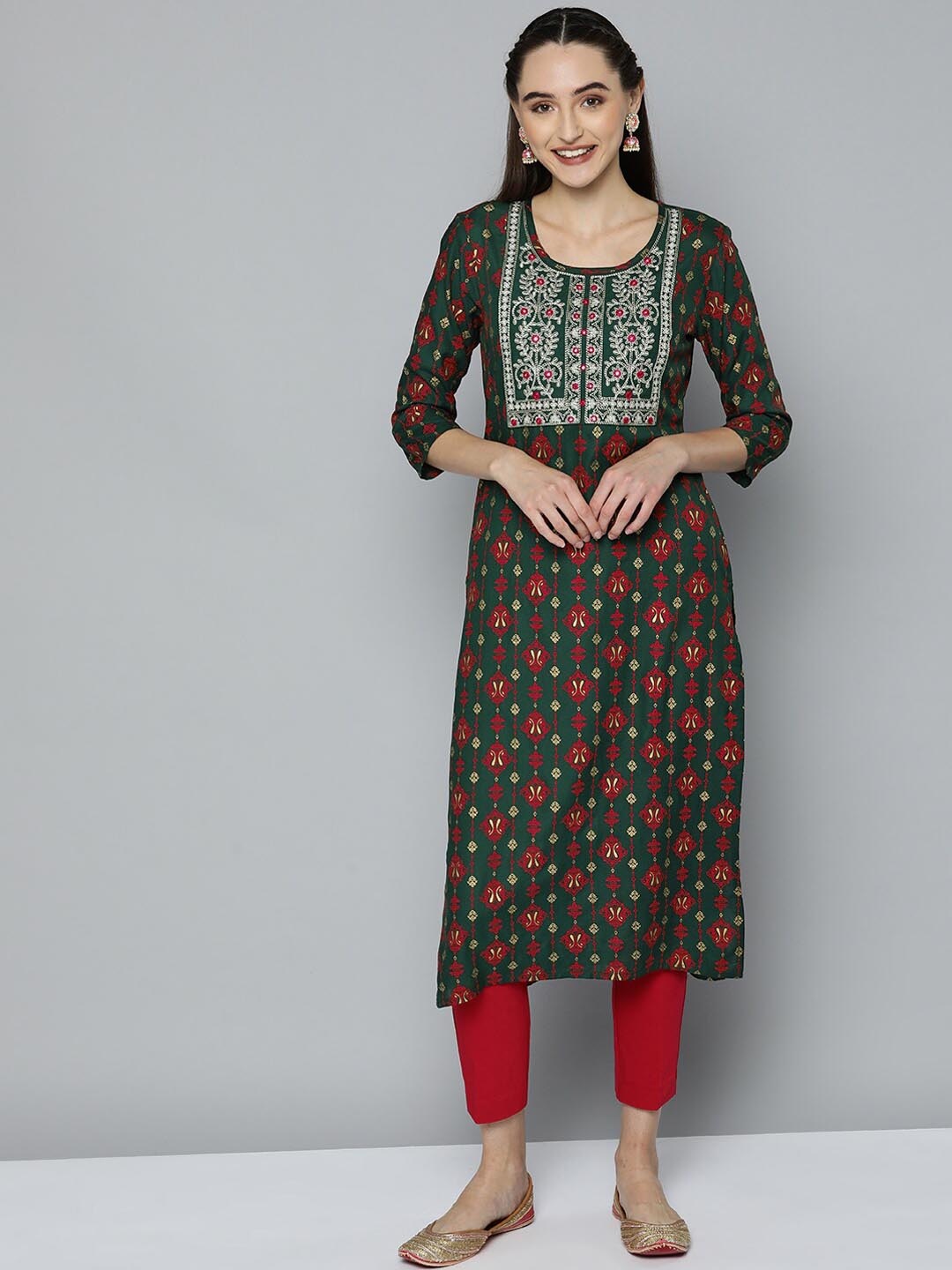 

MAAND Women Red Ethnic Motifs Yoke Design Thread Work Kurta