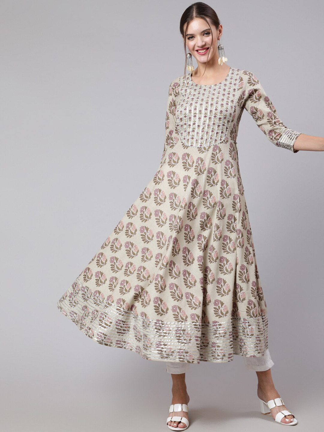 

GLAM ROOTS Women Beige Floral Printed Anarkali Kurta