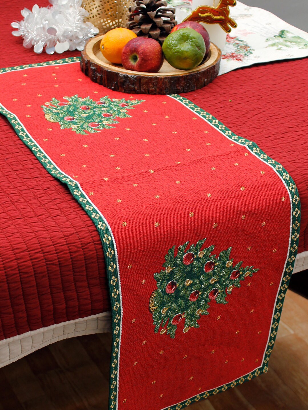 

AVI Living Red & Green Jaquard Woven Christmas Table Runners