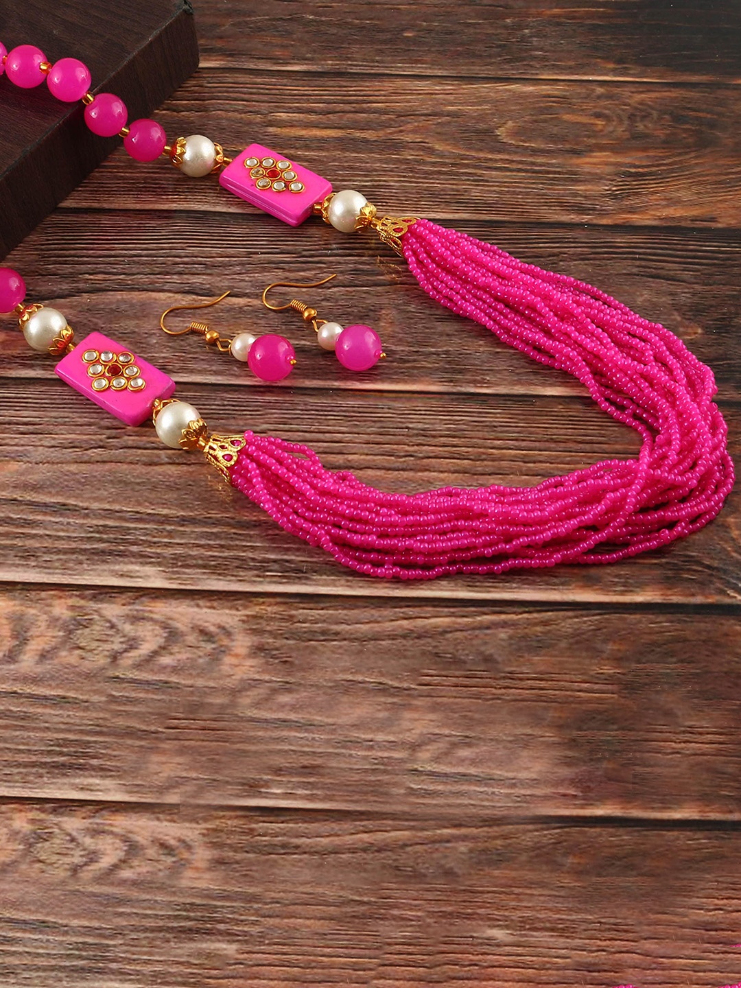 

Jewar Mandi Pink Pearls-Beaded Gold-Plated Jewellery Set